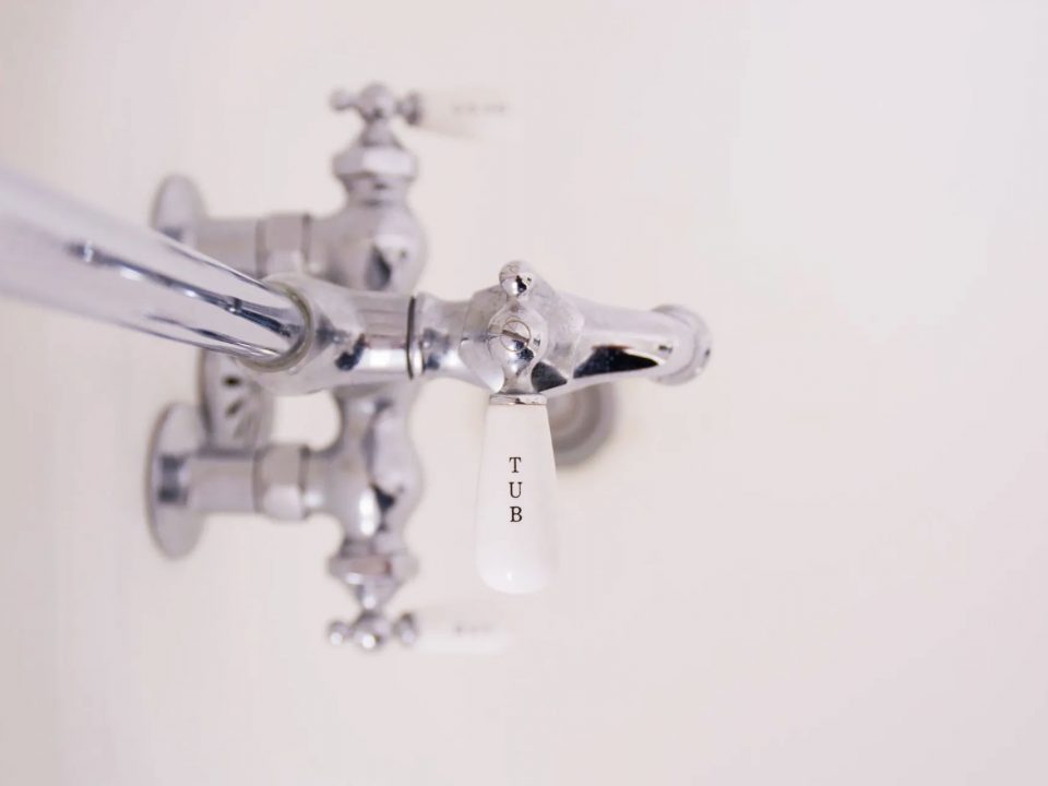 Bathtub faucet installations